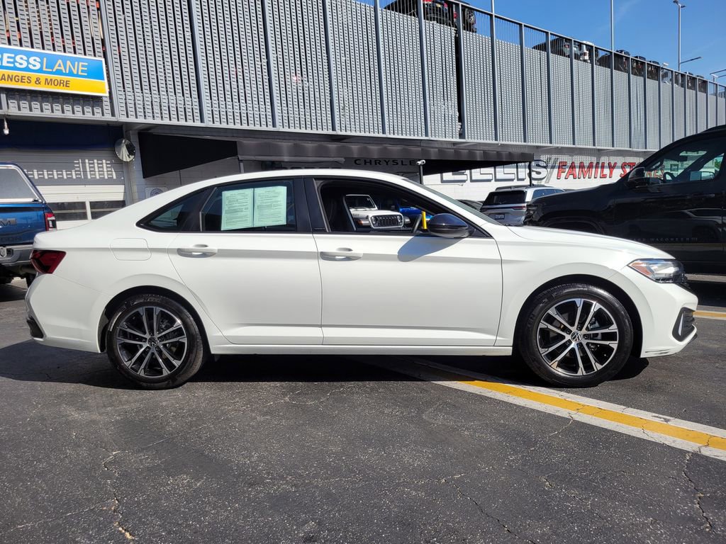 Used 2023 Volkswagen Jetta Sport FWD image 27