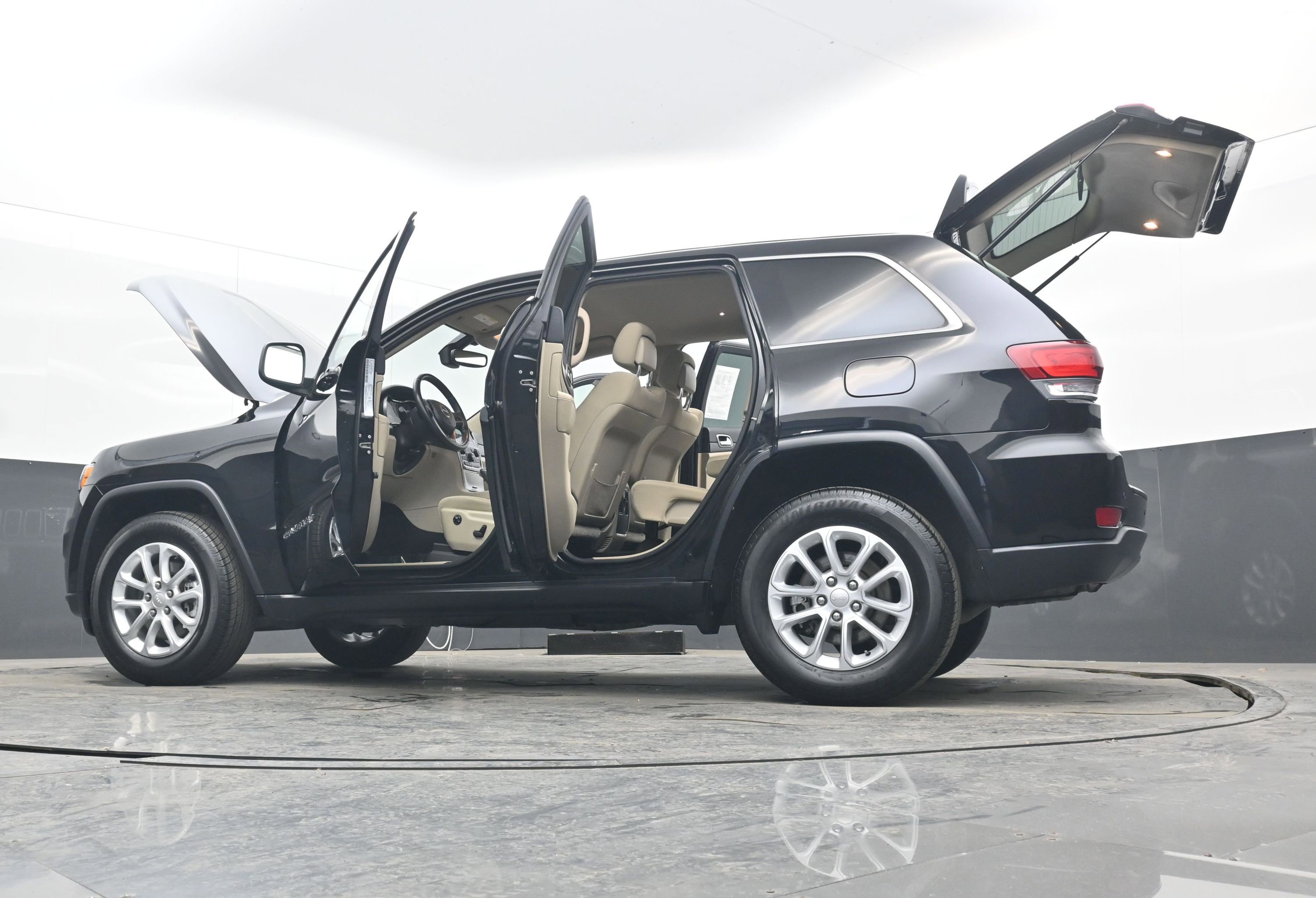 Used 2022 Jeep Grand Cherokee Laredo E image 43