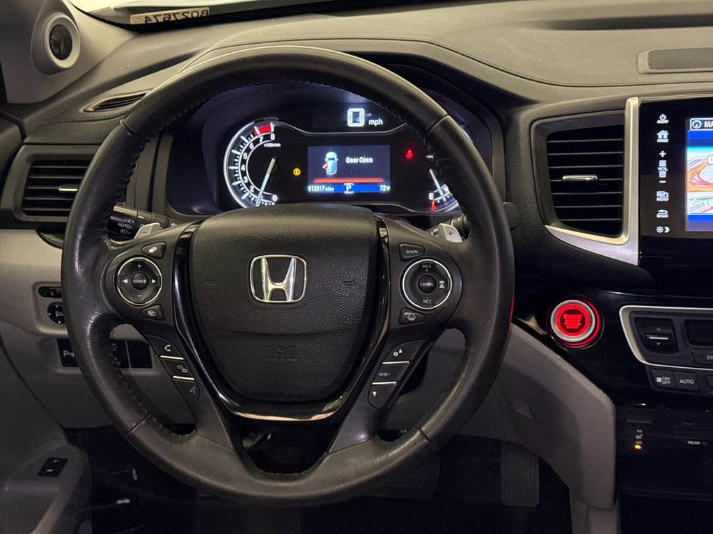 Used 2018 Honda Pilot Touring image 15