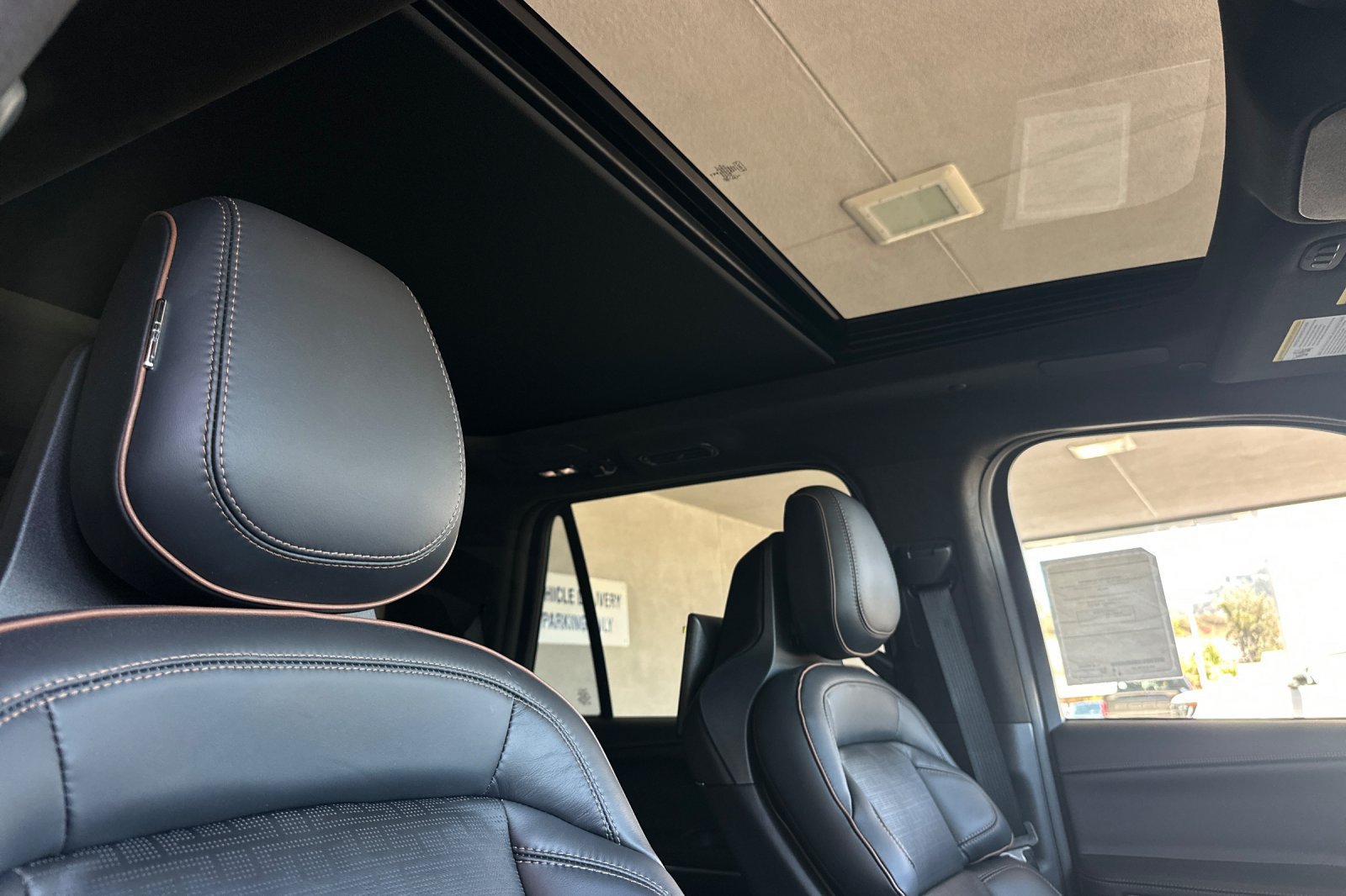 New 2026 Lincoln Navigator Black Label AWD/4WD image 18