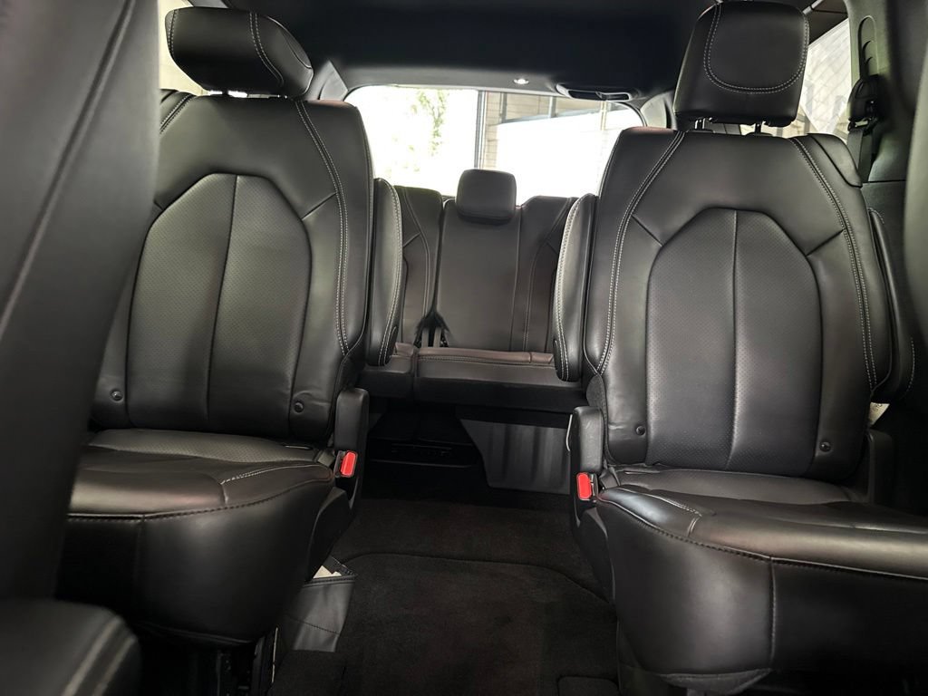 Used 2026 Chrysler Pacifica Select FWD image 26