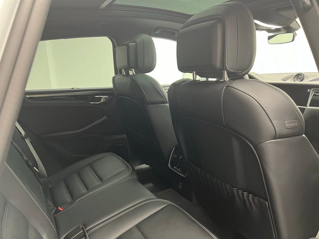 New 2026 Porsche Macan S image 16