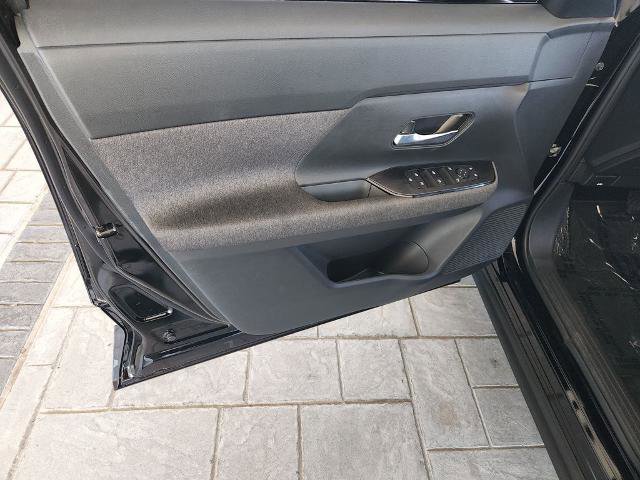 Certified 2025 Nissan Kicks SV image 27