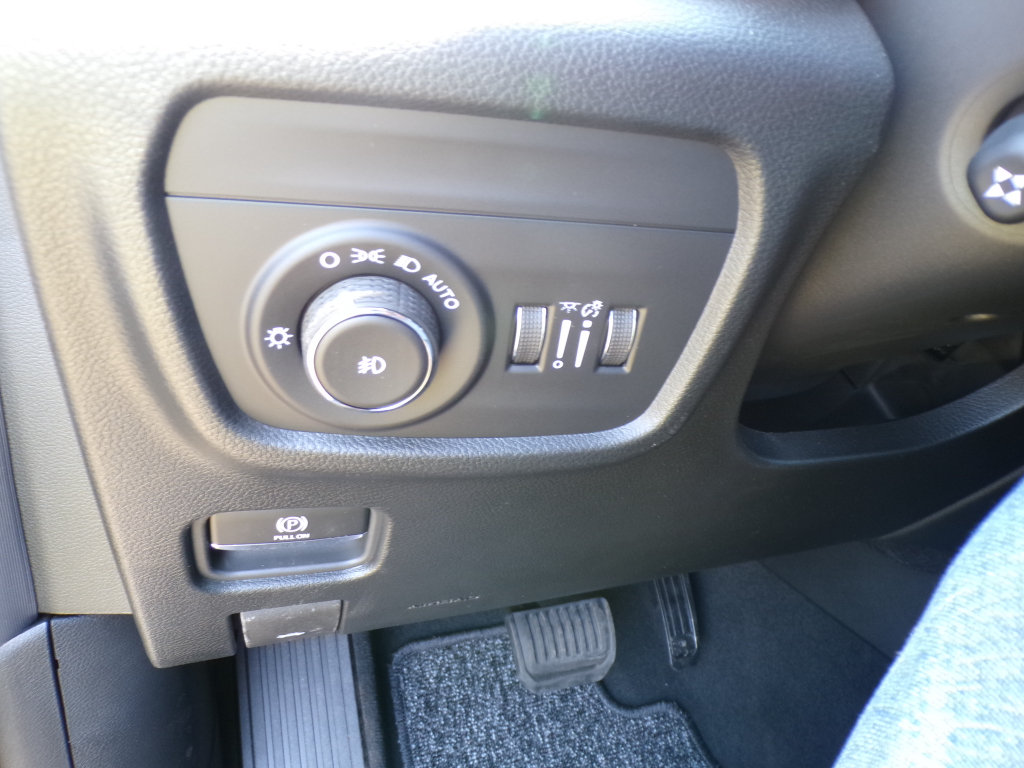 New 2026 Jeep Grand Cherokee L Limited AWD/4WD image 16