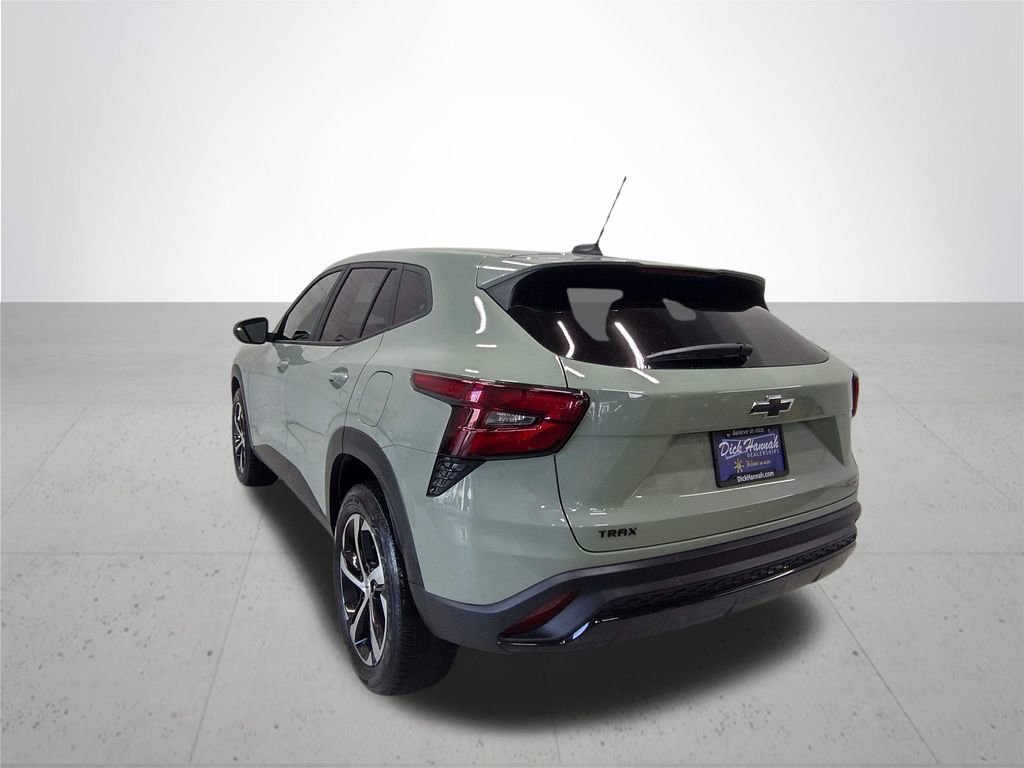 Used 2024 Chevrolet Trax RS FWD image 11