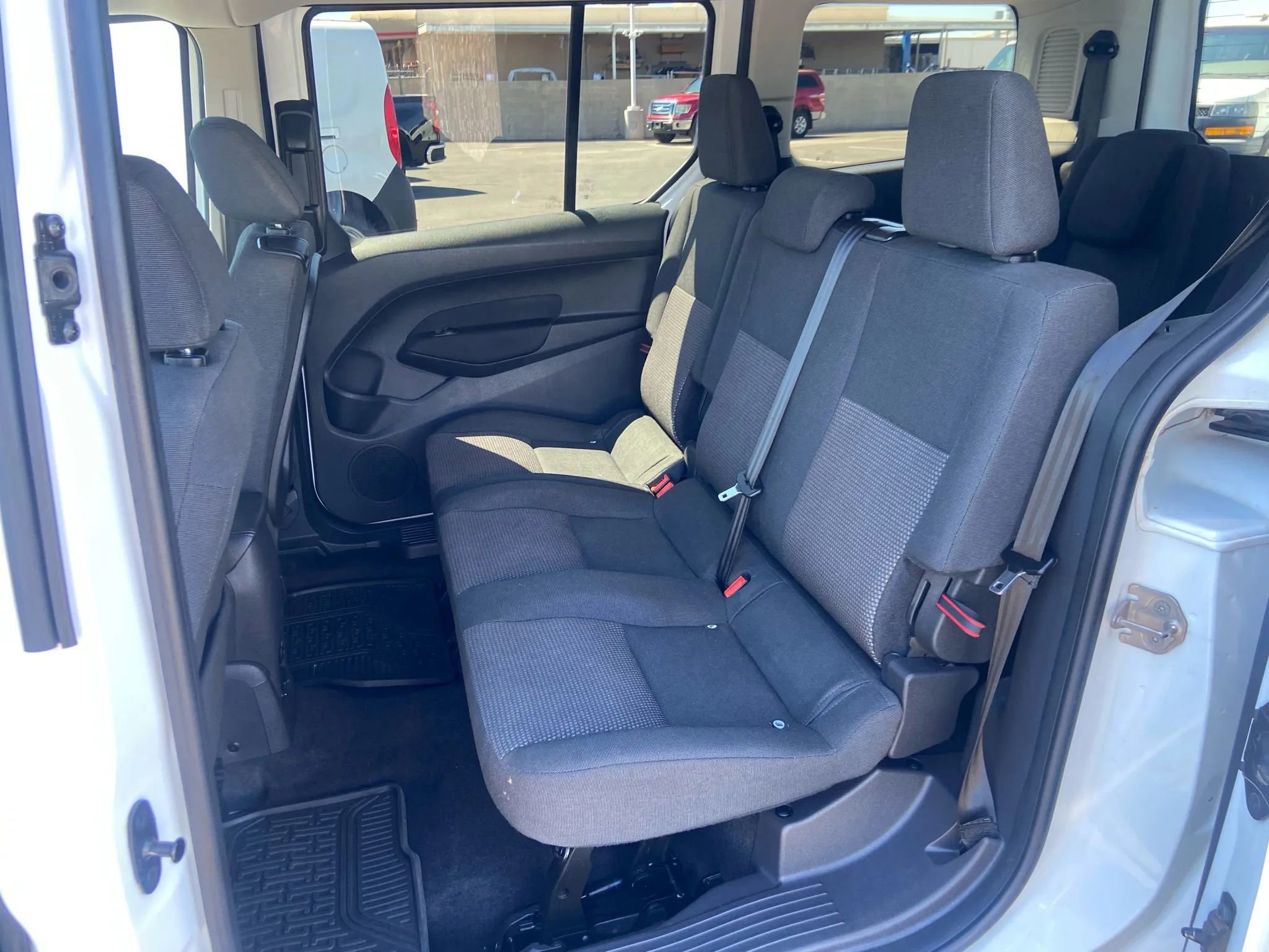 Used 2017 Ford Transit Connect XL image 12