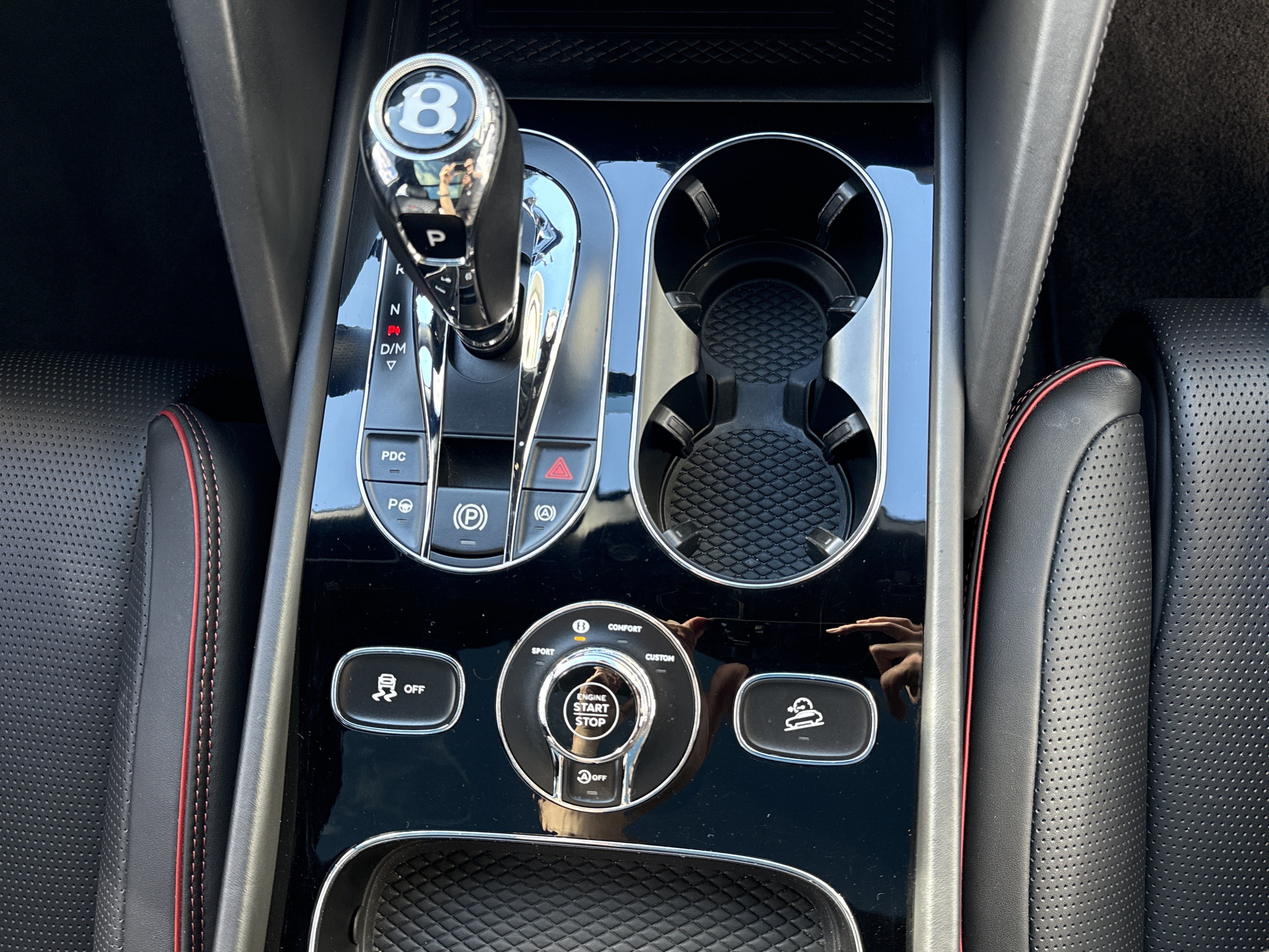 Used 2022 Bentley Bentayga AWD/4WD image 35