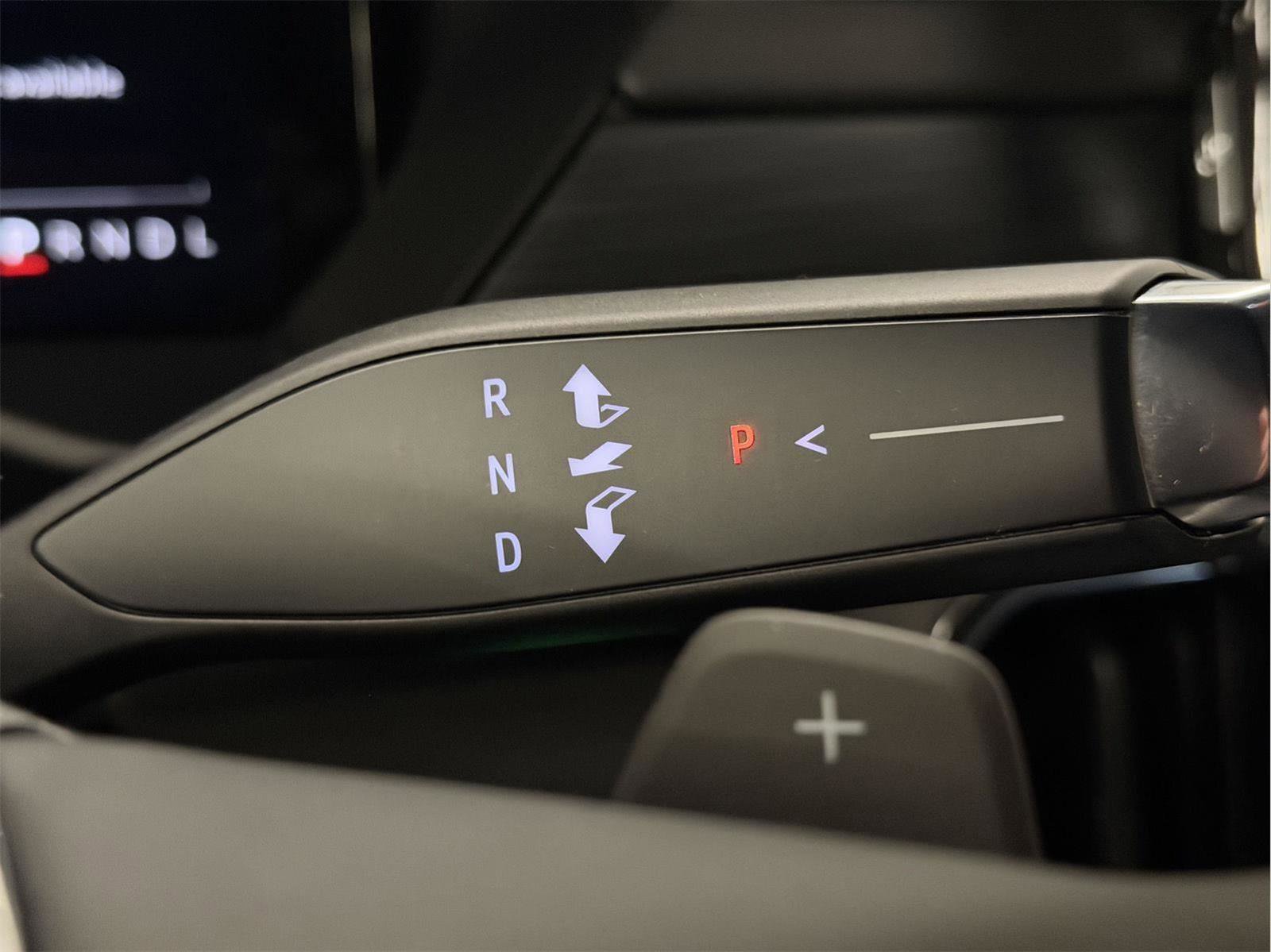 Used 2024 GMC Acadia Elevation image 19