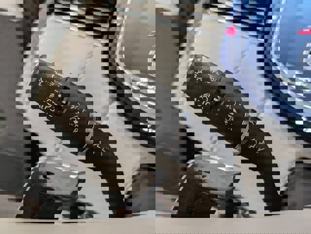 Used 2023 Land Rover Range Rover Sport SE Dynamic image 18