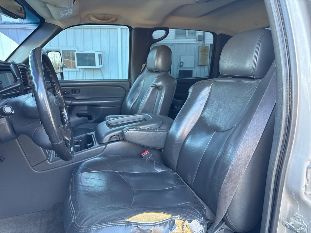 Used 2004 Chevrolet Silverado 2500 LT w/ Heavy-Duty Power Package image 20