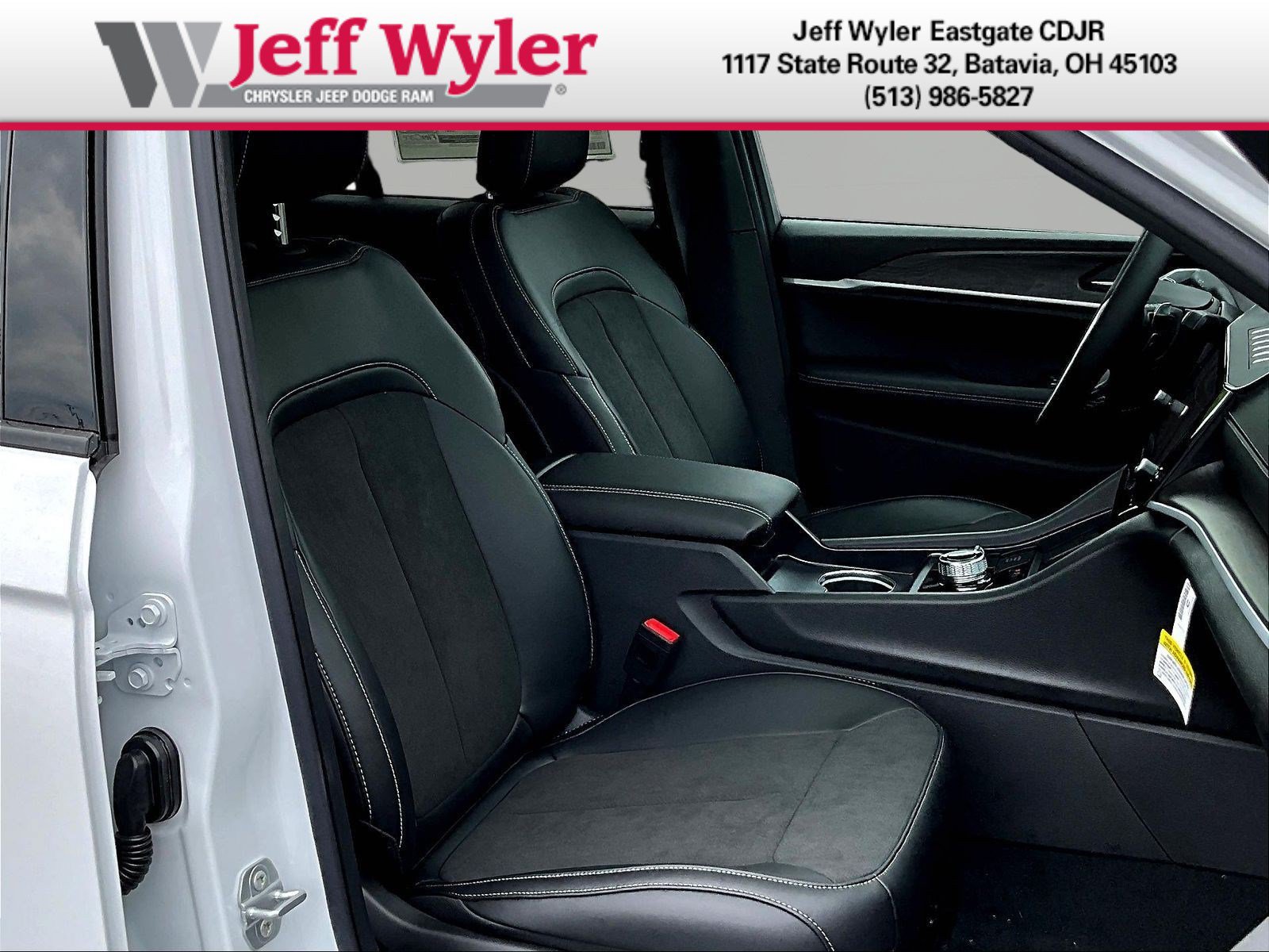 New 2026 Jeep Grand Cherokee Altitude AWD/4WD image 19
