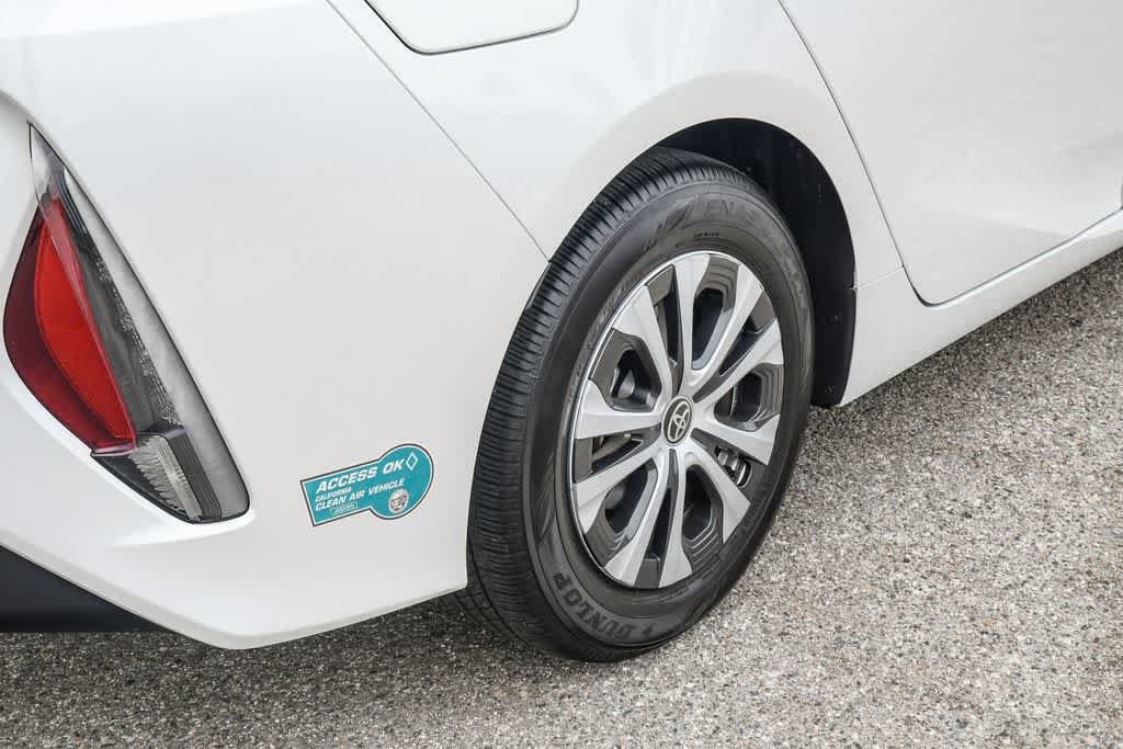 Used 2022 Toyota Prius Prime XLE FWD image 10