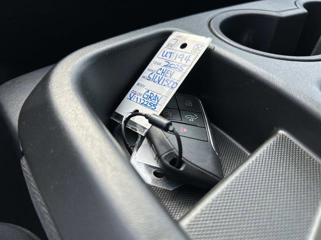 Used 2025 Chevrolet Silverado 1500 LT image 33