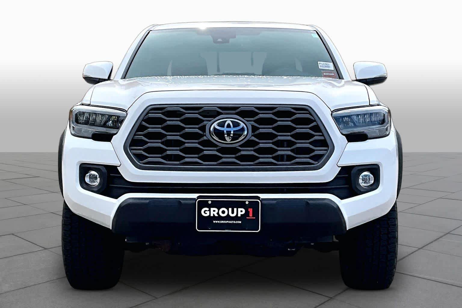 Used 2023 Toyota Tacoma TRD Off-Road w/ TRD Premium Off Road Package AWD/4WD image 4