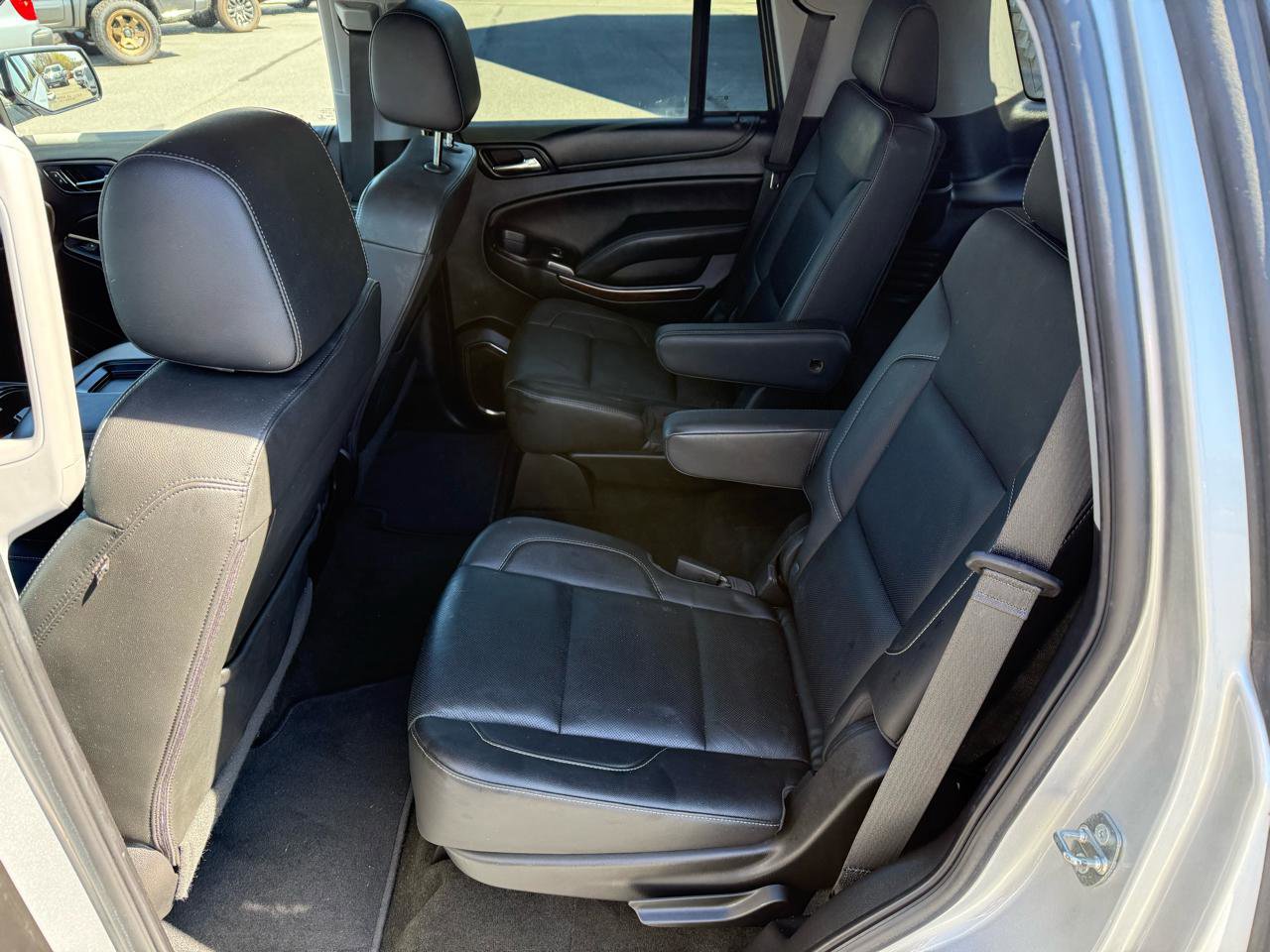 Used 2018 GMC Yukon SLT w/ Premium Edition AWD/4WD image 12