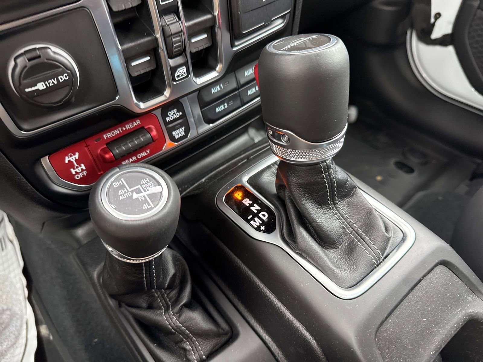Used 2026 Jeep Gladiator Rubicon AWD/4WD image 15