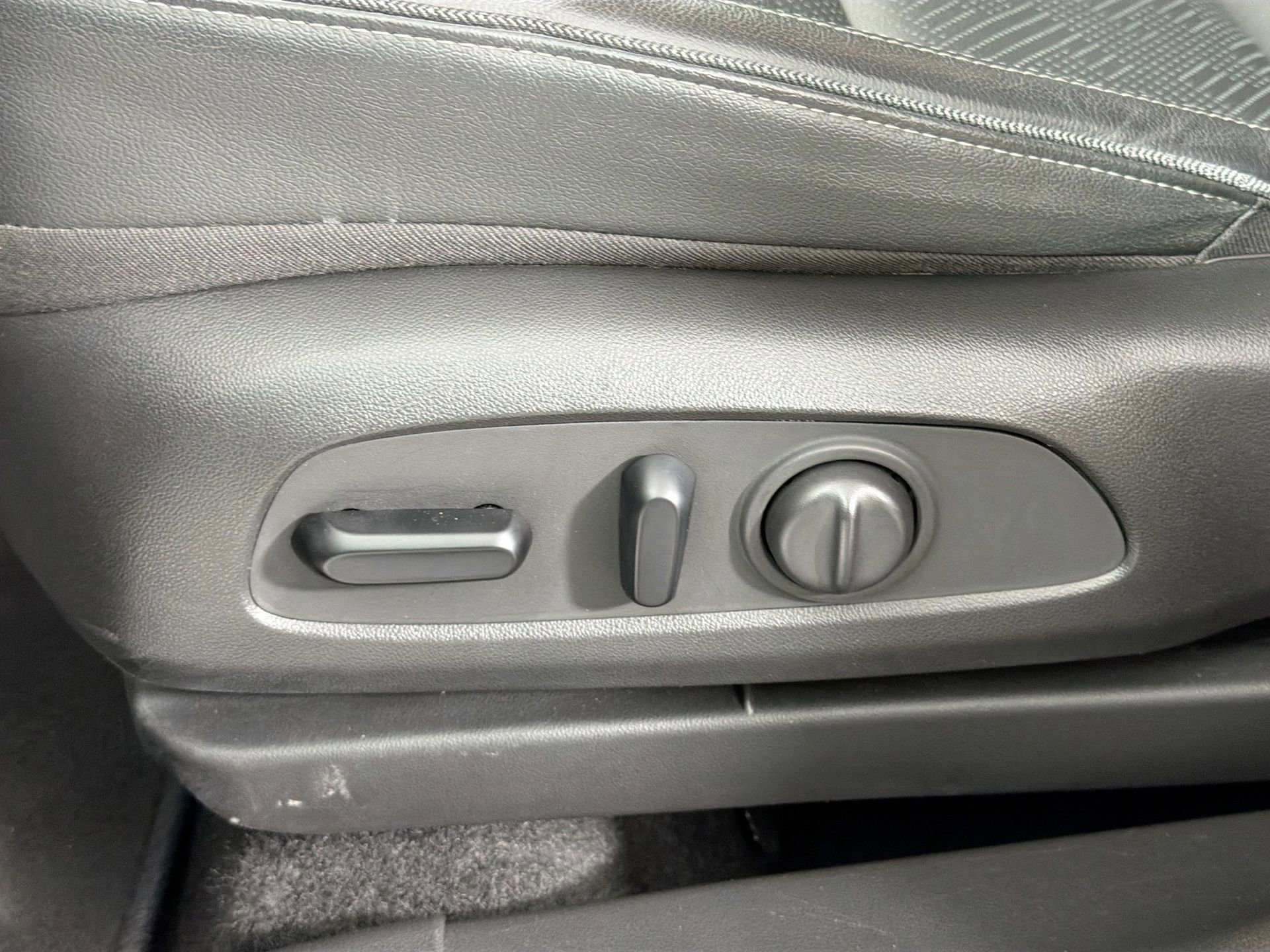 Used 2021 Buick Encore GX Essence w/ Advanced Technology Package image 23