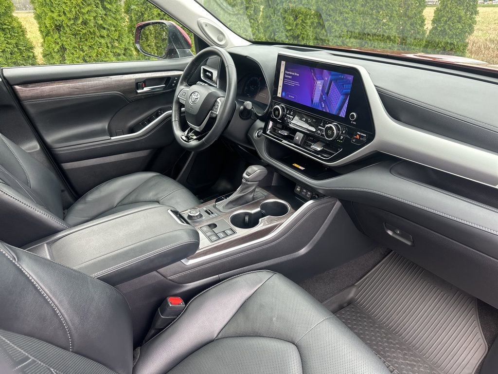 Used 2023 Toyota Highlander Platinum image 39