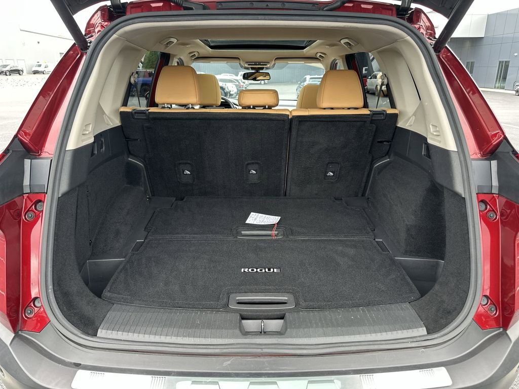 Used 2021 Nissan Rogue Platinum AWD/4WD image 30