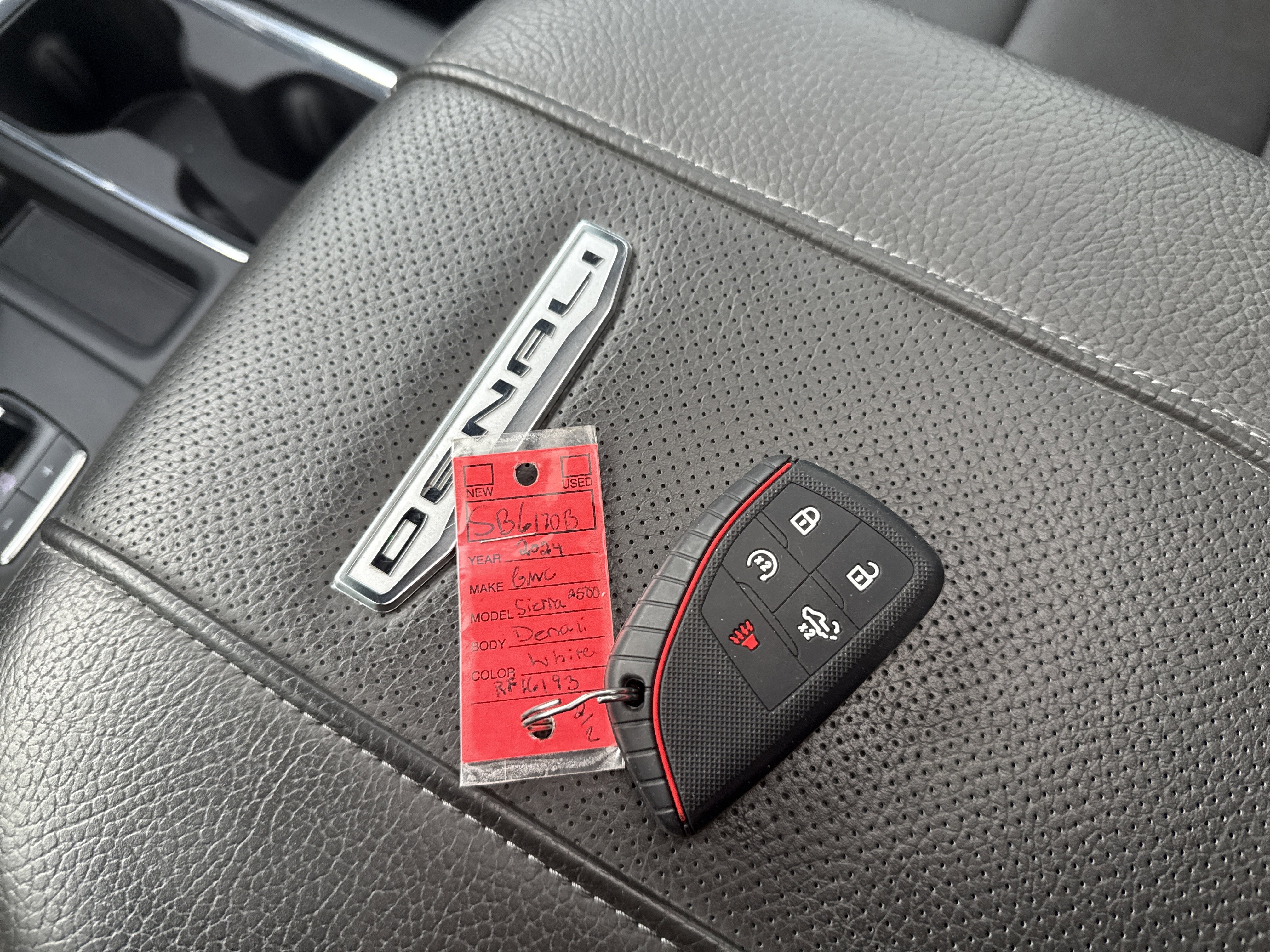 Used 2024 GMC Sierra 2500 Denali w/ Denali Reserve Package image 33