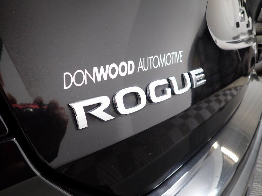 Used 2020 Nissan Rogue SV image 13