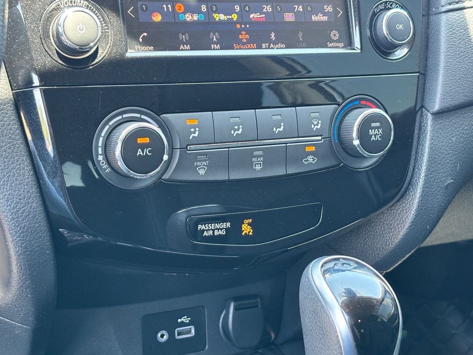 Used 2020 Nissan Rogue S FWD image 25