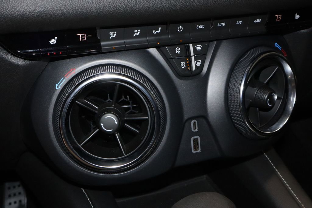 Used 2025 Chevrolet Blazer LT image 31