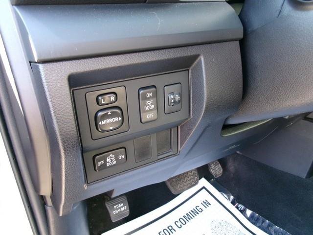 Used 2015 Toyota Tundra SR AWD/4WD image 9