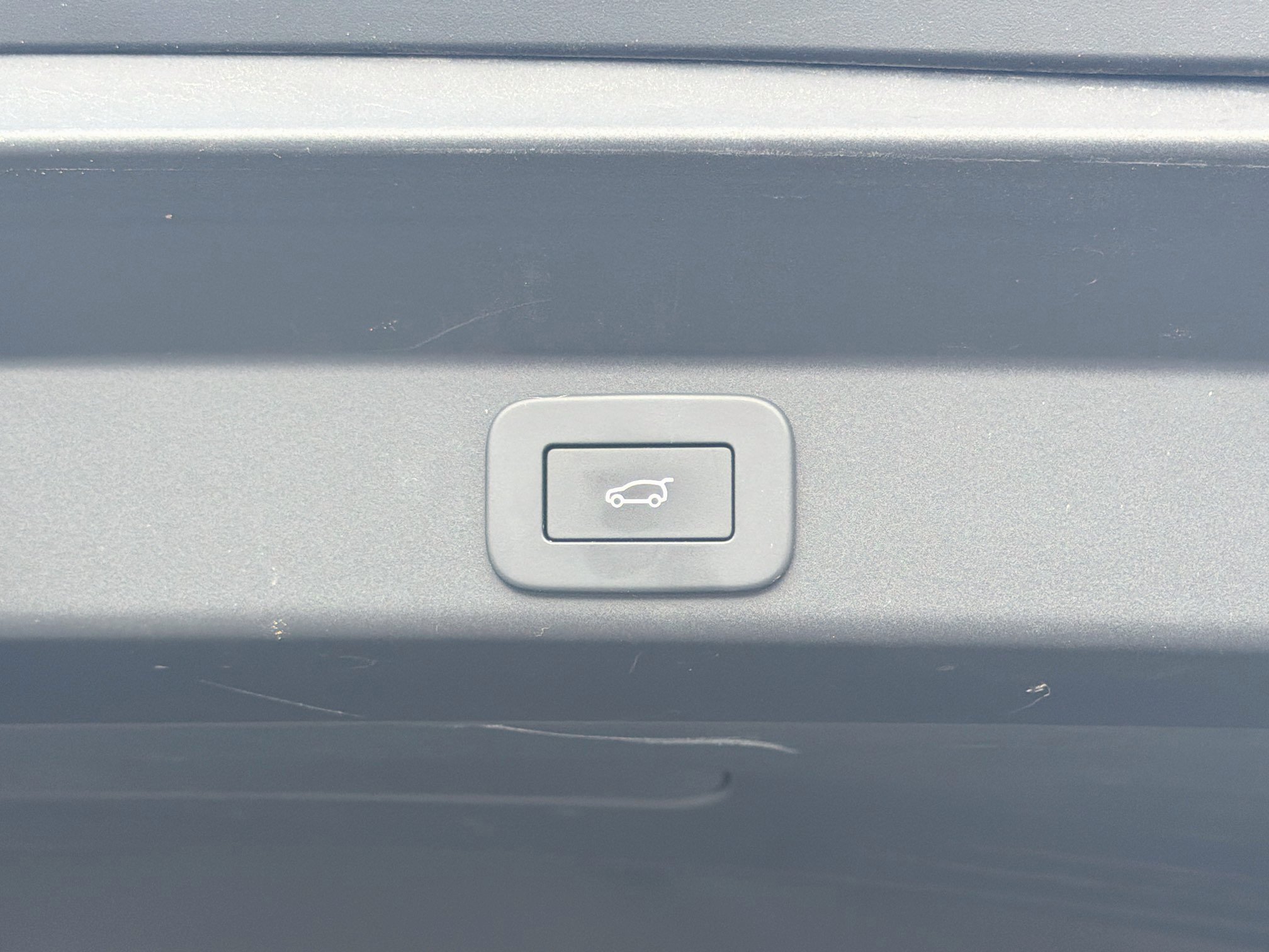 Used 2025 Land Rover Range Rover Sport SE AWD/4WD image 14