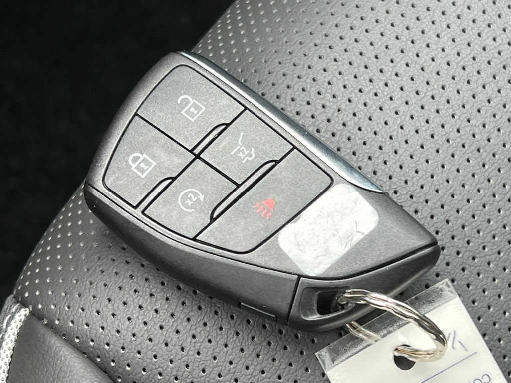 Used 2024 Buick Envision Avenir AWD/4WD image 33