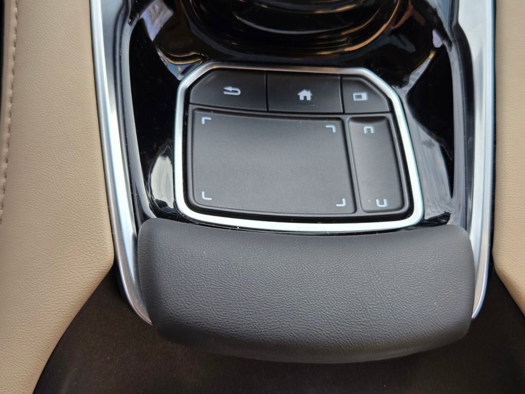 Used 2024 Acura RDX SH-AWD image 22