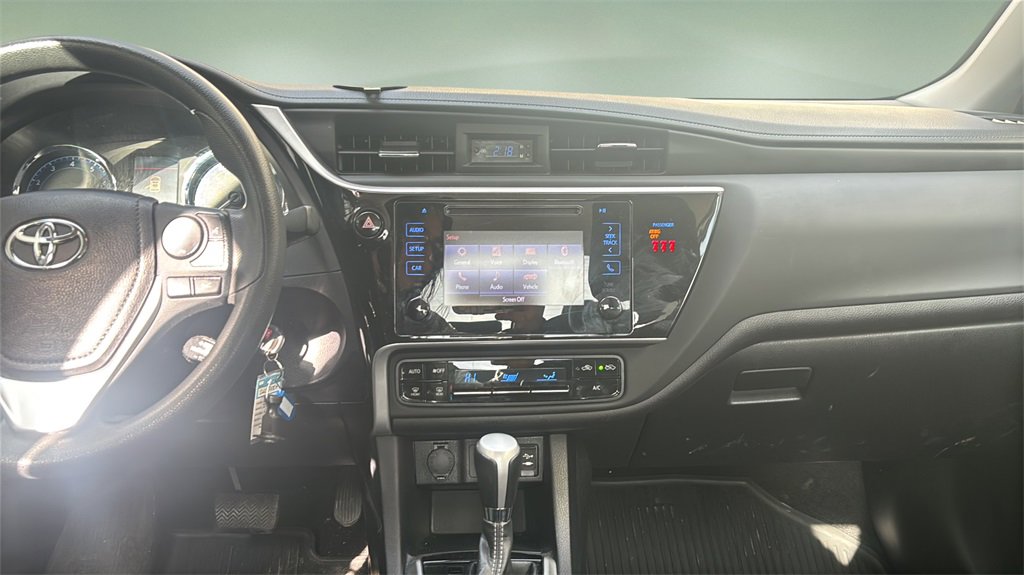 Used 2019 Toyota Corolla LE image 22