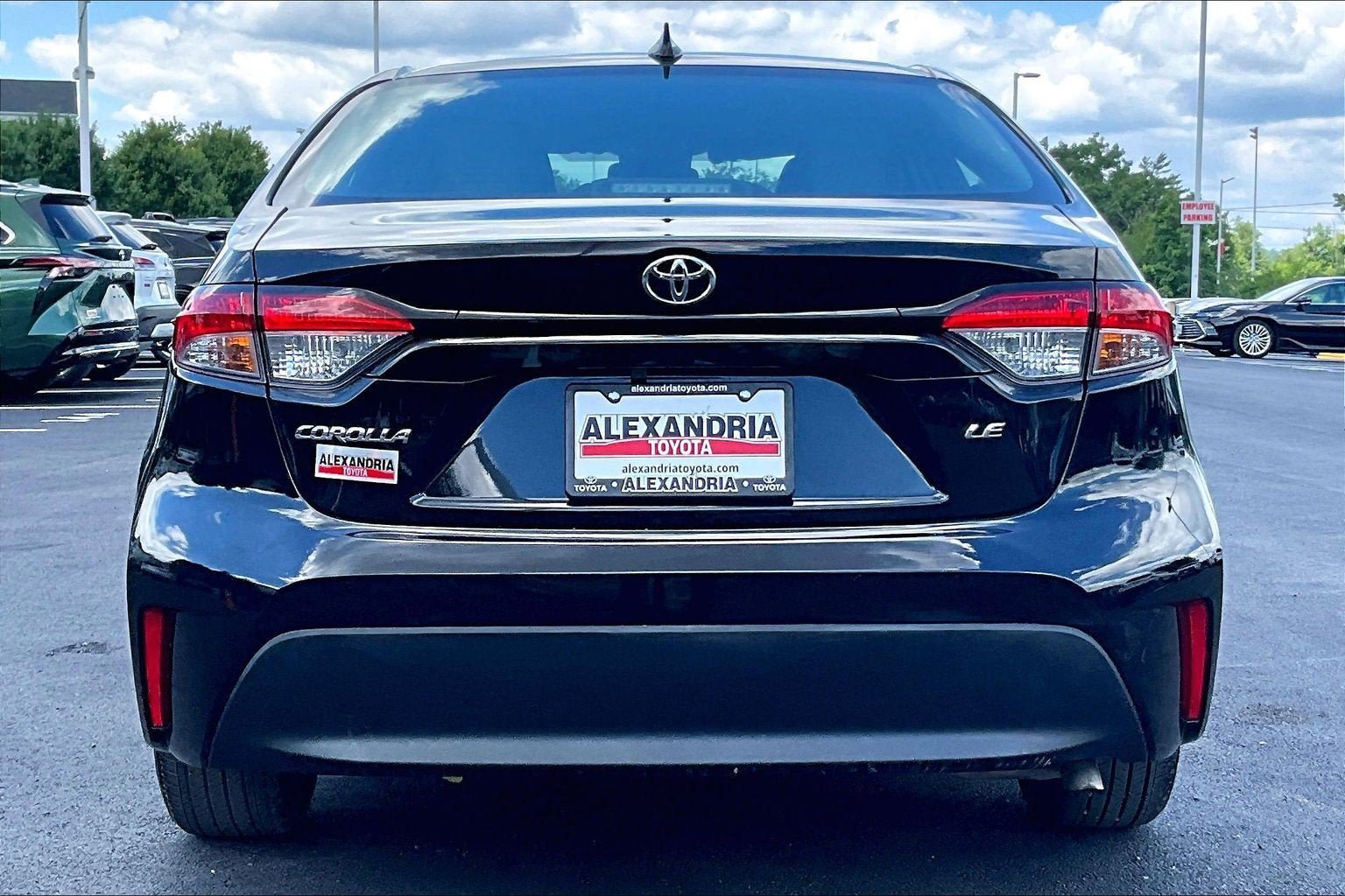 Used 2024 Toyota Corolla LE FWD image 4