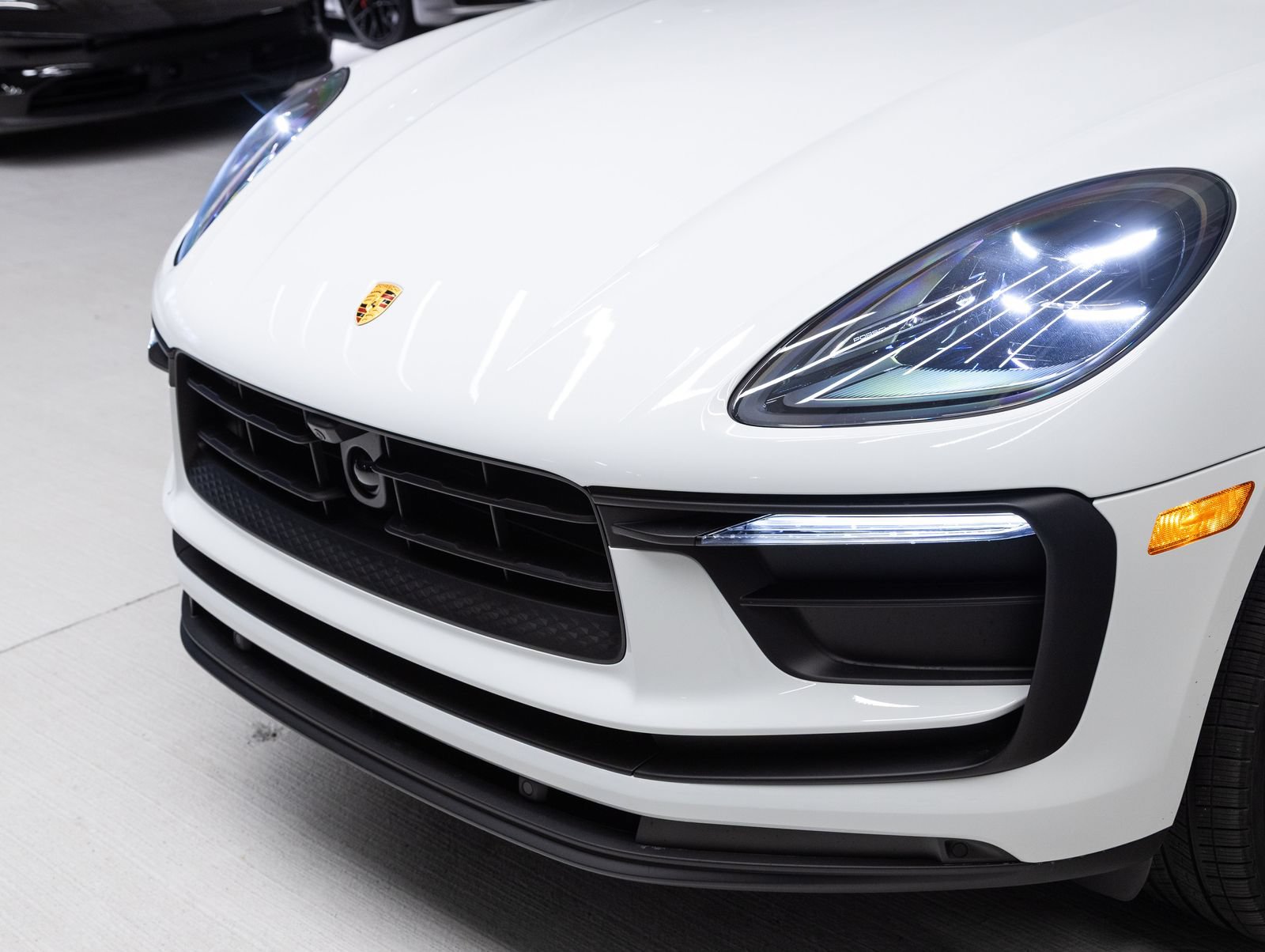 New 2026 Porsche Macan AWD/4WD image 32