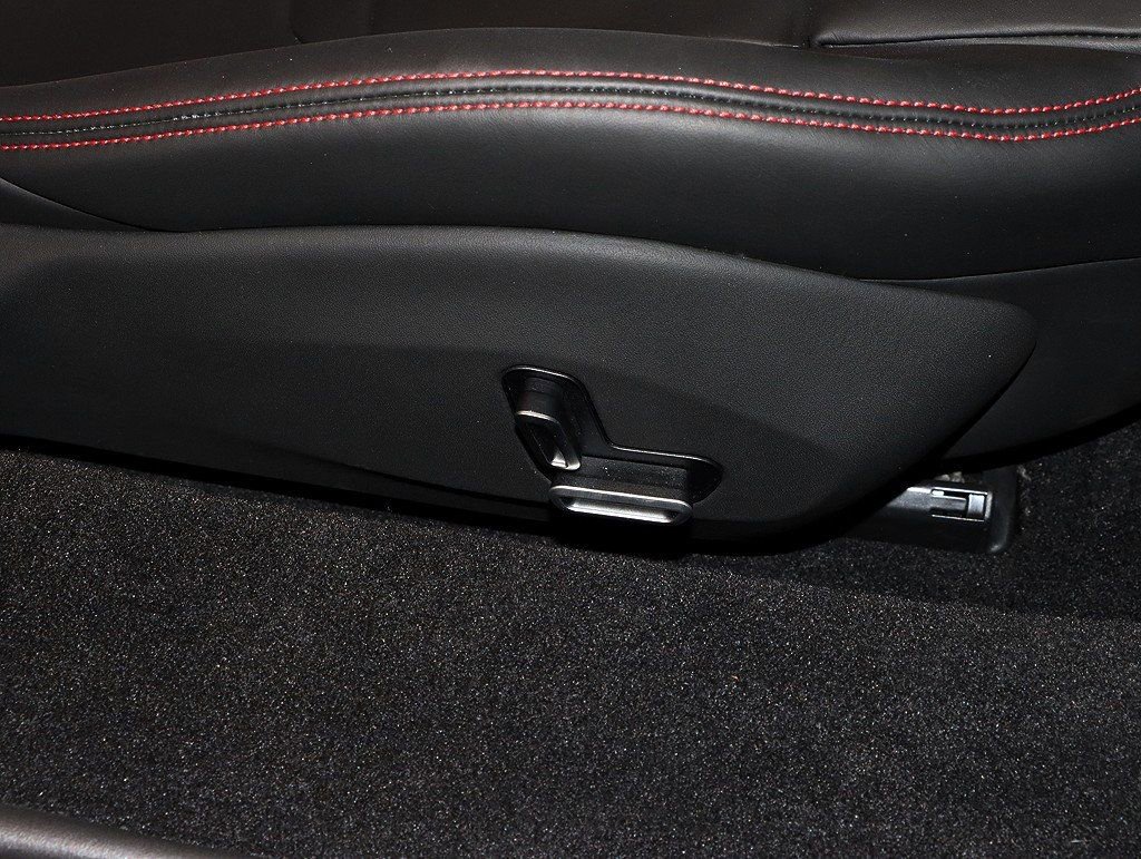 Certified 2023 Ferrari SF90 Spider image 33