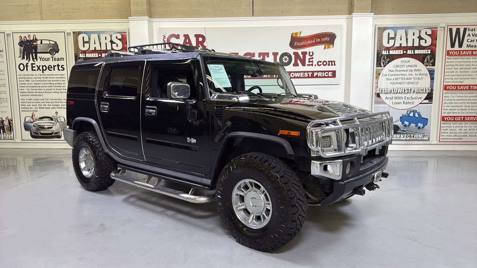 Used 2005 HUMMER H2 w/ Preferred Equipment Group image 2