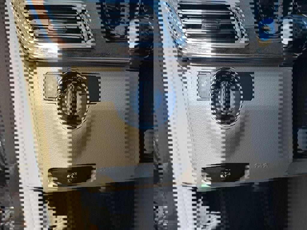 Used 2014 Mercedes-Benz E 350 4MATIC Sedan w/ Premium 1 Package image 19