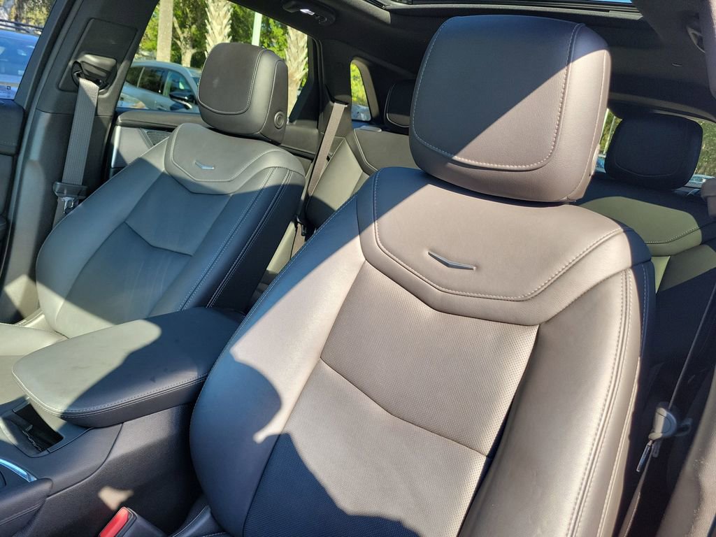 Used 2022 Cadillac XT5 Premium Luxury w/ Technology Package image 17