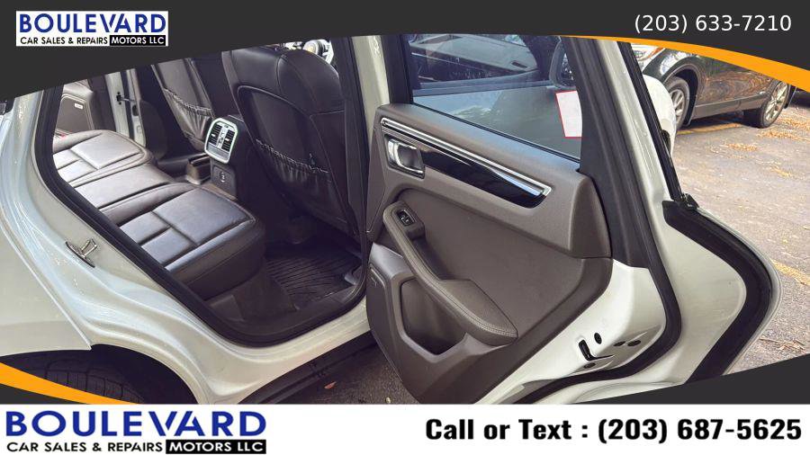 Used 2017 Porsche Macan S image 31