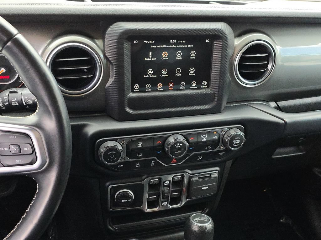 Used 2019 Jeep Wrangler Unlimited Sahara AWD/4WD image 26