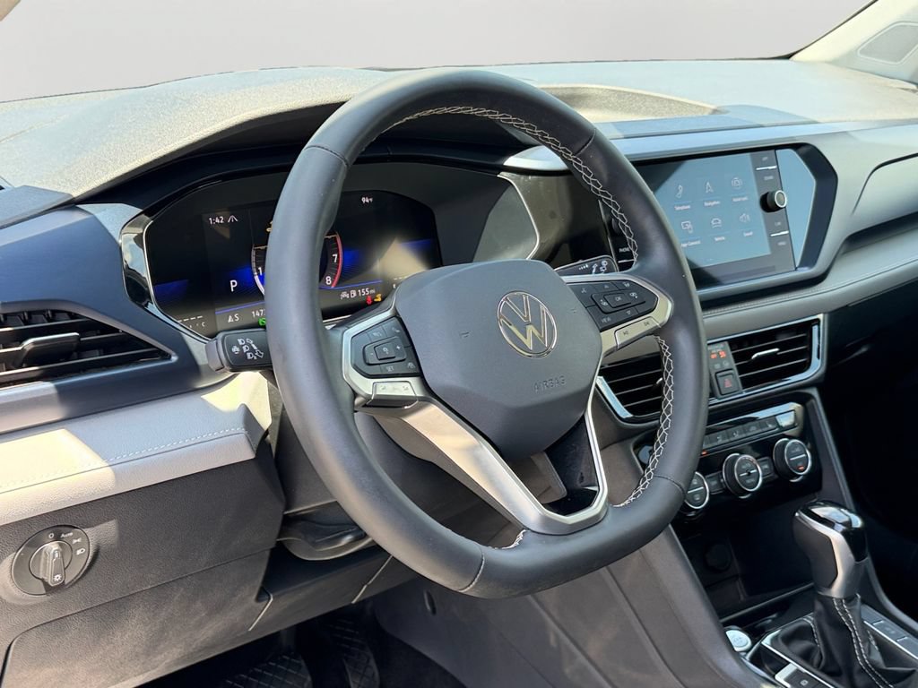 Used 2024 Volkswagen Taos SE AWD/4WD image 18