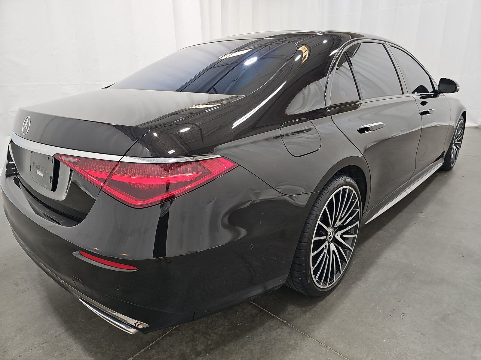 Used 2023 Mercedes-Benz S 500 4MATIC w/ AMG Line image 6