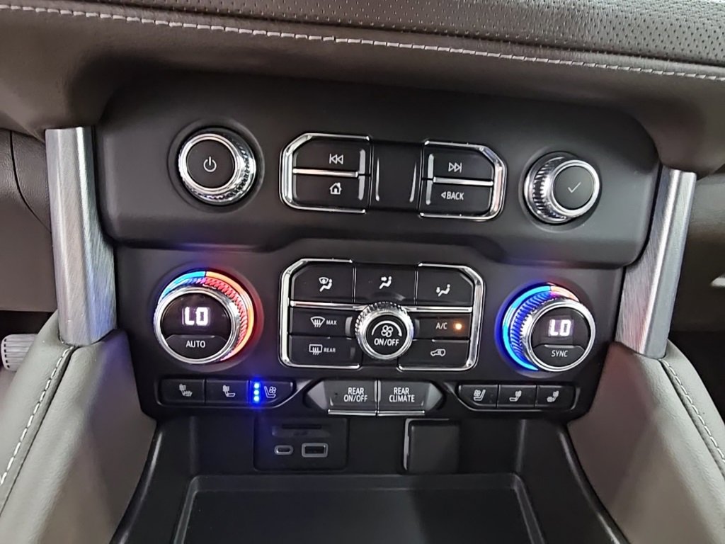 Used 2021 GMC Yukon XL SLT w/ SLT Premium Package image 22