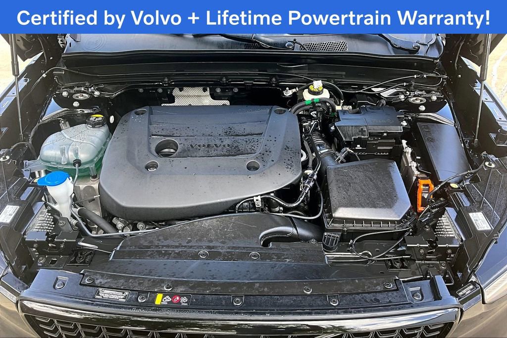 Certified 2026 Volvo XC40 B5 Plus AWD/4WD image 13