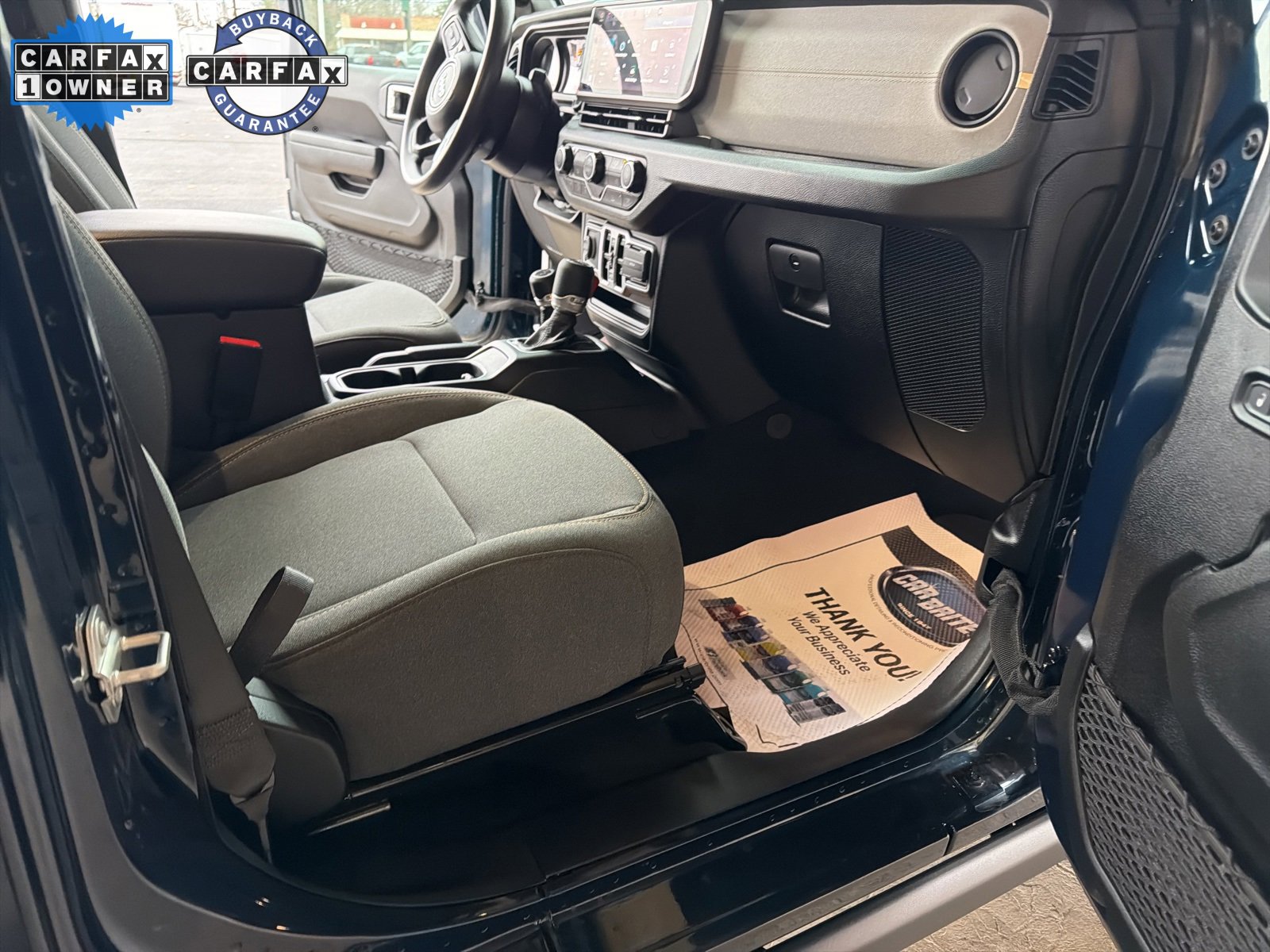 Used 2025 Jeep Gladiator Sport image 7