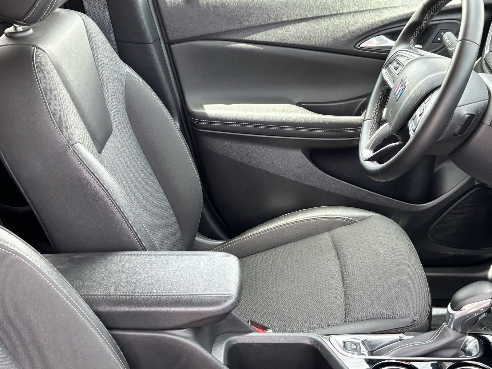 Used 2025 Buick Encore GX Preferred FWD image 10