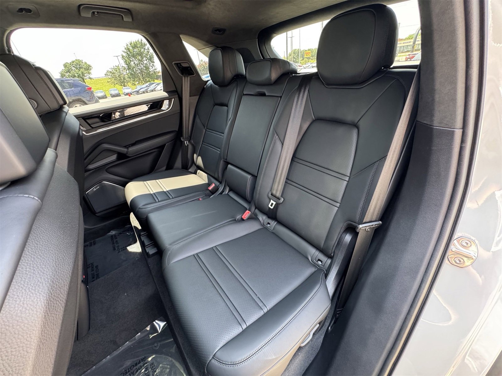 New 2025 Porsche Cayenne Turbo image 15