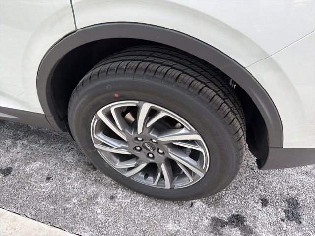 New 2026 Lincoln Corsair Premiere image 6