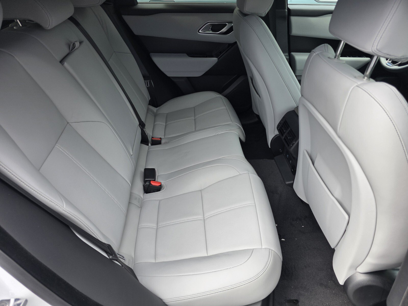 Used 2026 Land Rover Range Rover Velar Belgravia AWD/4WD image 5