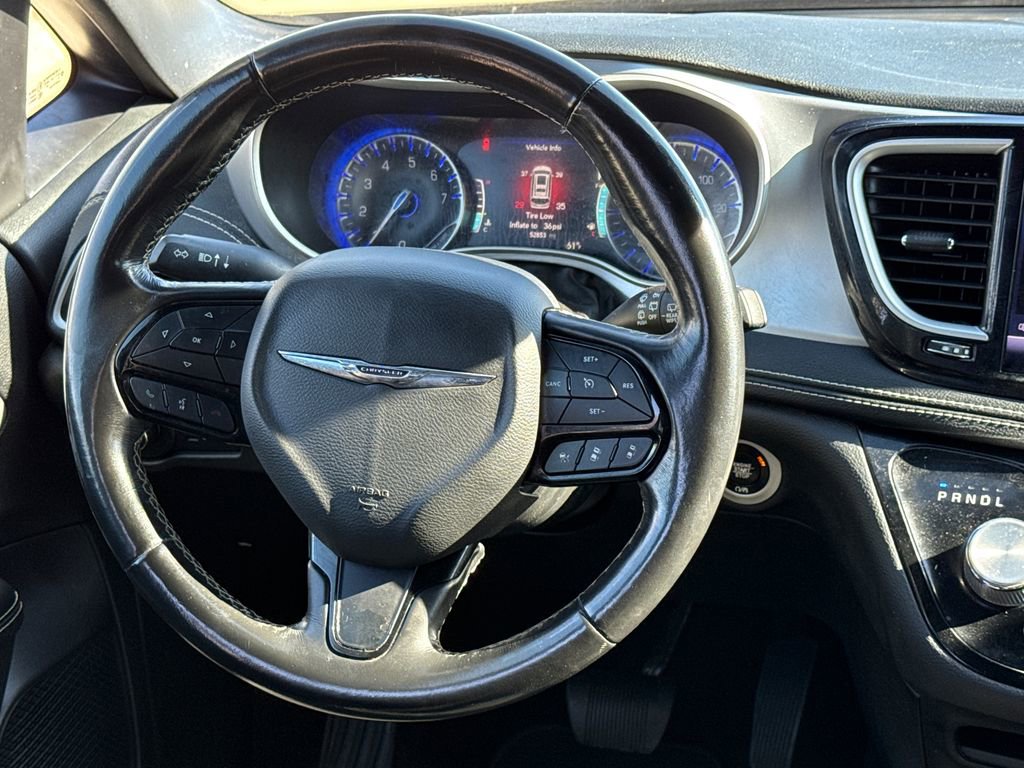 Used 2021 Chrysler Pacifica Touring w/ Uconnect Theater Family Group image 14